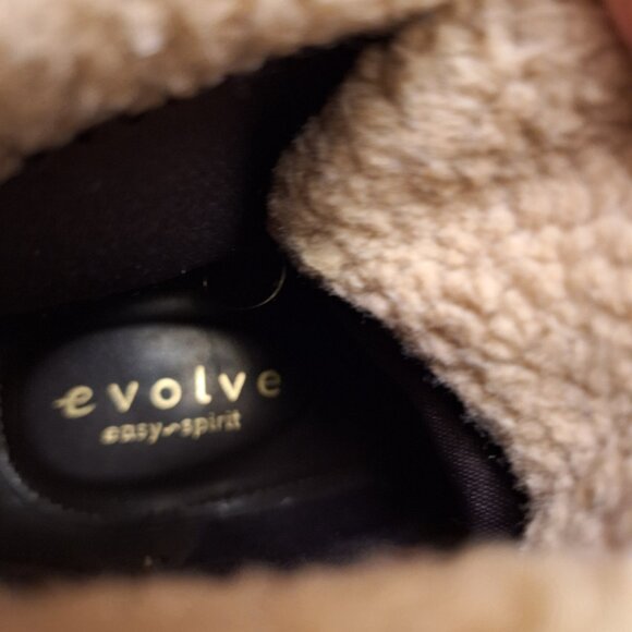 Easy Spirit "Evolve" Ankle Bootie - Size 8W - Picture 4 of 6